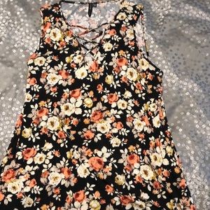 Beautiful floral top with crisscross detail